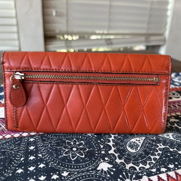 Chloe' Chloe Rare Coral Quilted Elise Continental Turnlock Long Wallet - Picture 3 of 12